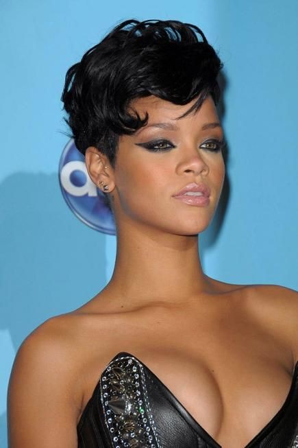 rihannas-hairstyles-52_14 Rihannas hairstyles