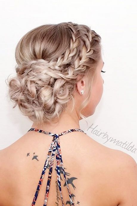 long-hairstyles-for-prom-2020-30_20 Long hairstyles for prom 2020