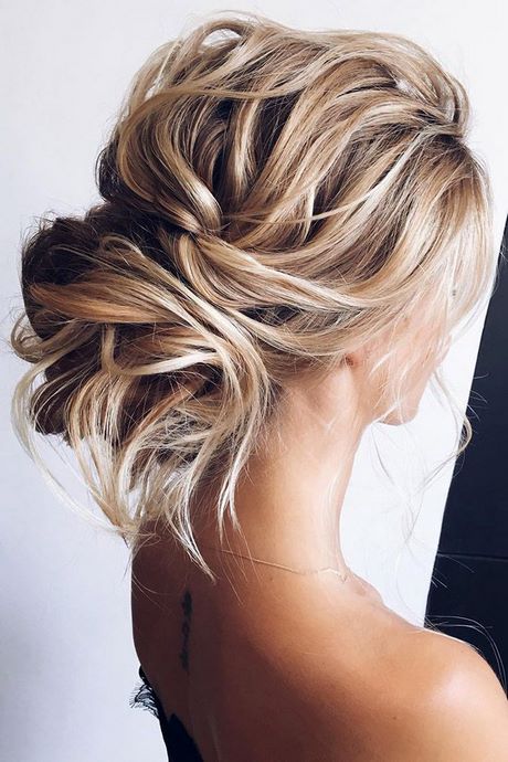 medium-updo-hairstyles-2020-41_3 Medium updo hairstyles 2020