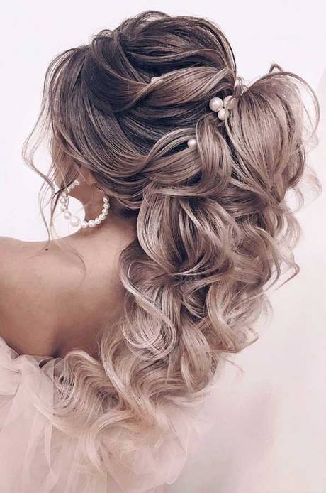 prom-2020-hair-trends-84_12 Prom 2020 hair trends