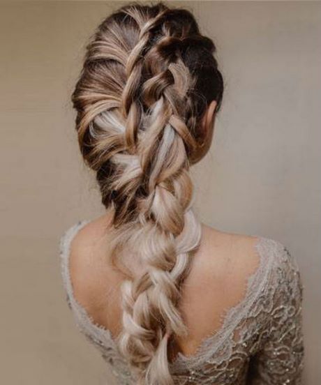 prom-braided-hairstyles-2020-86_4 Prom braided hairstyles 2020