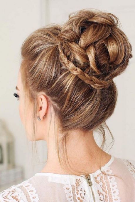 prom-hair-2020-updo-52_8 Prom hair 2020 updo