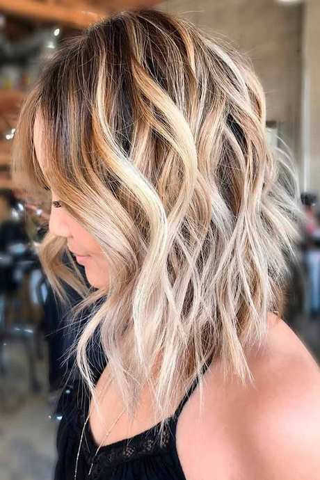 medium-length-haircuts-for-women-2021-32_18 Medium length haircuts for women 2021