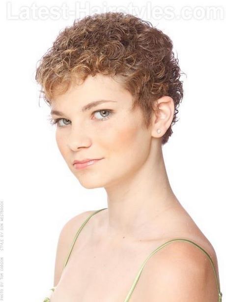 short-naturally-curly-hairstyles-2021-39_11 Short naturally curly hairstyles 2021
