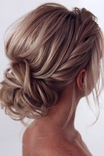 updos-for-long-hair-2021-42_17 Updos for long hair 2021