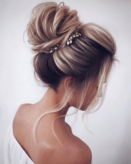 wedding-hairstyles-2021-35_18 Wedding hairstyles 2021