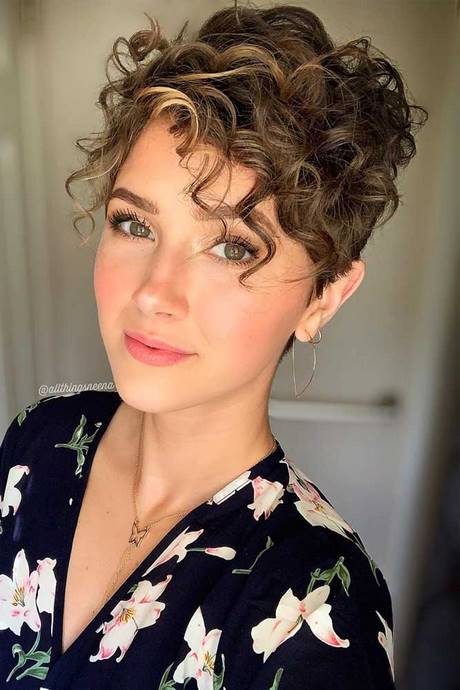 womens-short-curly-hairstyles-2021-60_6 Womens short curly hairstyles 2021