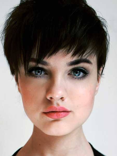 best-short-cuts-for-round-faces-47_10 Best short cuts for round faces