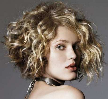hairstyles-for-curly-hair-and-round-faces-59_17 Hairstyles for curly hair and round faces