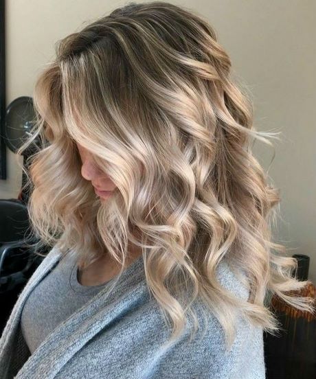 medium-wavy-hairstyles-2019-04_3 Medium wavy hairstyles 2019