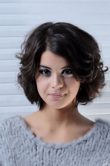 short-hairstyle-for-wavy-hair-round-face-50_6 Short hairstyle for wavy hair round face