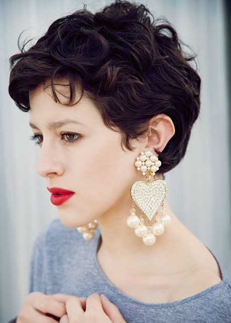 short-hairstyles-for-ladies-with-curly-hair-97_16 Short hairstyles for ladies with curly hair