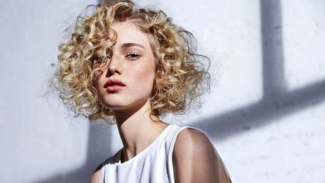 short-hairstyles-for-ladies-with-curly-hair-97_3 Short hairstyles for ladies with curly hair
