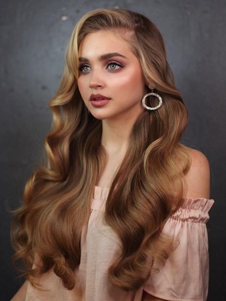 long-hairstyles-for-round-faces-2022-37_4 Long hairstyles for round faces 2022