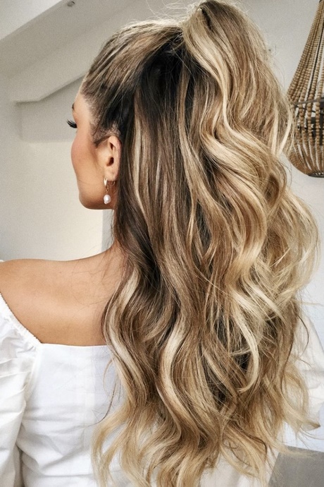 prom-hair-trends-2022-96_11 Prom hair trends 2022