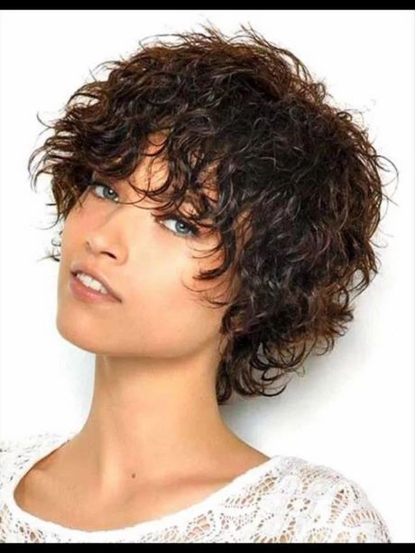 short-curly-hairstyles-for-women-2022-69_4 Short curly hairstyles for women 2022
