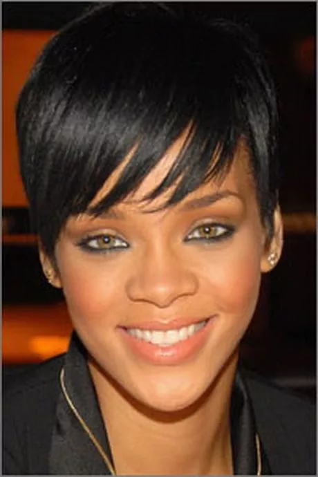 rihanna-short-hair-styles-2023-52-1 Rihanna short hair styles 2023
