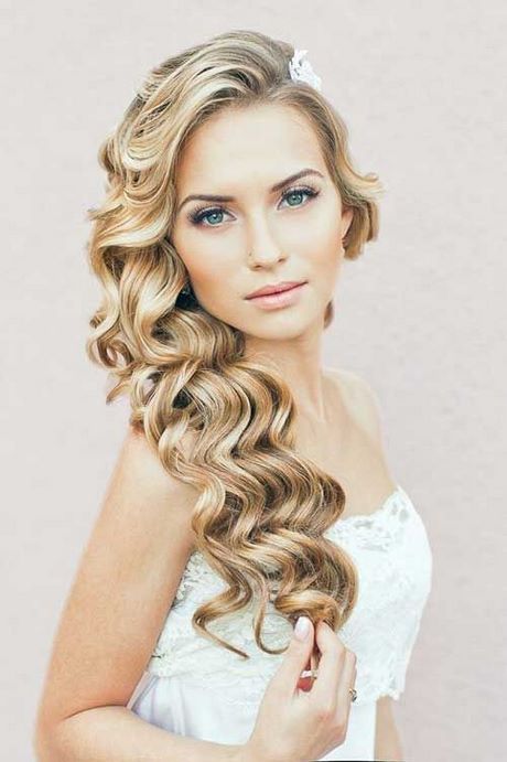 best-bridesmaid-hairstyles-90_18 Best bridesmaid hairstyles