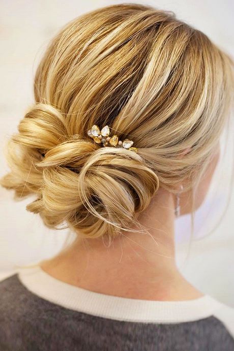 bridesmaid-bun-hairstyles-36_16 Bridesmaid bun hairstyles