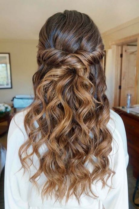 bridesmaid-hairstyles-down-57 Bridesmaid hairstyles down