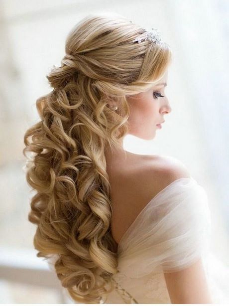 bridesmaid-updos-for-medium-hair-89_15 Bridesmaid updos for medium hair