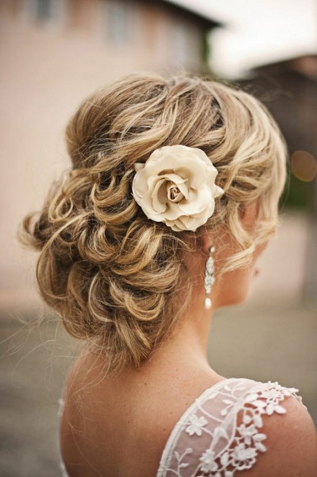 messy-updo-hairstyles-61_16 Messy updo hairstyles