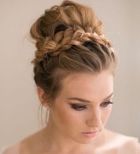 prom-updos-for-long-hair-2018-36_3 Prom updos for long hair 2018