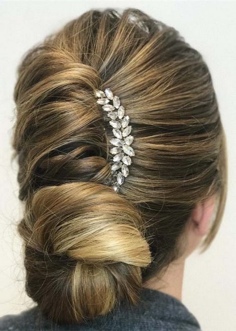 prom-updos-for-medium-hair-2018-89_8 Prom updos for medium hair 2018