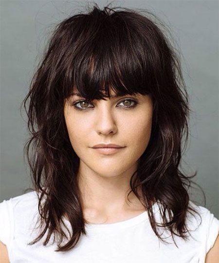 medium-length-hair-with-bangs-for-round-faces-33_9 Medium length hair with bangs for round faces