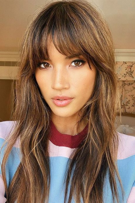 long-layered-hairstyles-with-fringe-39_2 Long layered hairstyles with fringe