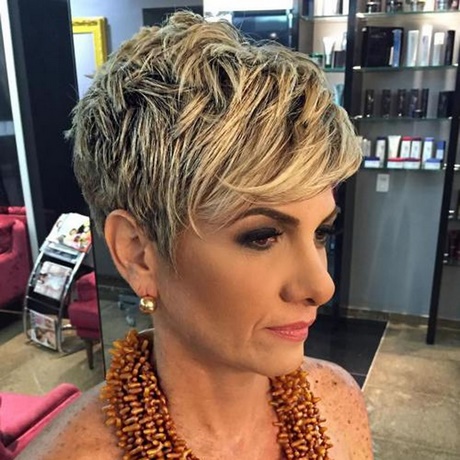 2018-short-hairstyles-for-women-over-50-42_11 2018 short hairstyles for women over 50