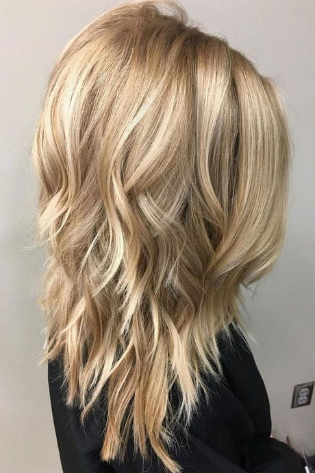 2019 year - 19 Hottest Layered Haircuts with Bangs for 2019 2019 year