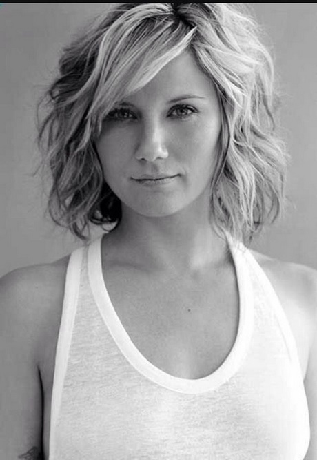 short-hairstyles-for-wavy-hair-2018-25_11 Short hairstyles for wavy hair 2018