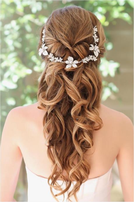 bridesmaids-hairstyles-2019-74_12 Bridesmaids hairstyles 2019