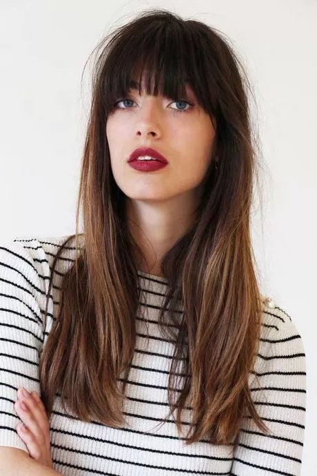 best-hairstyles-with-bangs-2024-50_4-10 Best hairstyles with bangs 2024