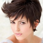 Pixie haircut for round face