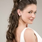 Simple hairstyle for wedding