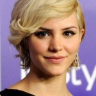 Ways to style short hair