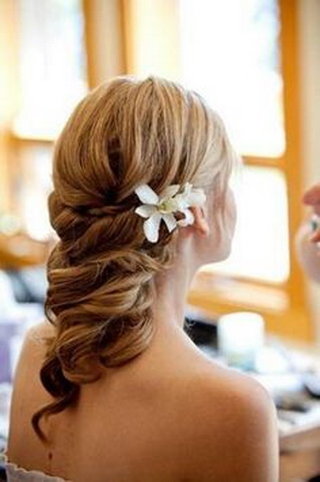 beach-wedding-hair-styles-12_9 Beach wedding hair styles