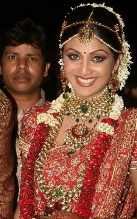 bridal-hairstyles-for-indian-wedding-01_2 Bridal hairstyles for indian wedding