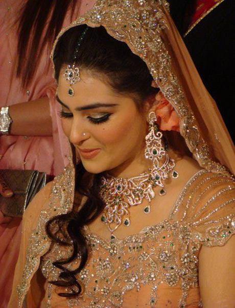 bridal-hairstyles-in-pakistan-49_11 Bridal hairstyles in pakistan