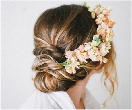 bridal-hairstyles-with-flowers-40_16 Bridal hairstyles with flowers