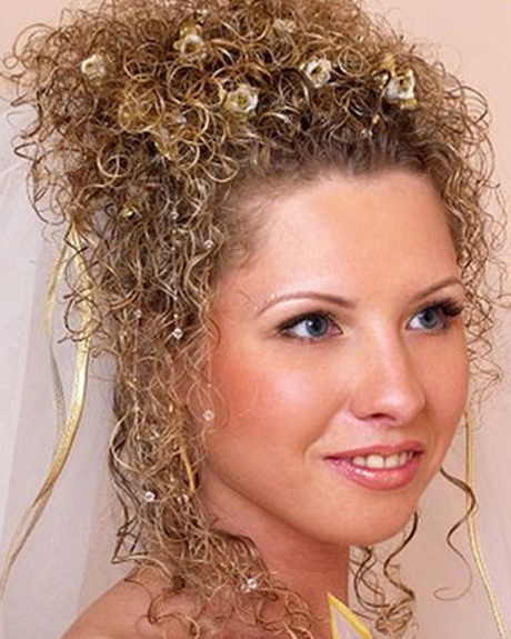 curly-hair-wedding-styles-24_16 Curly hair wedding styles