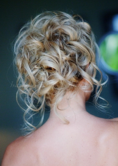 curly-wedding-updos-95_10 Curly wedding updos