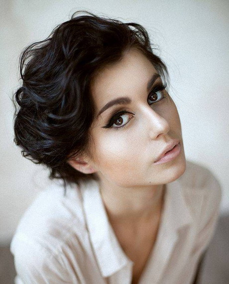 hairstyles-short-wavy-hair-55_16 Hairstyles short wavy hair