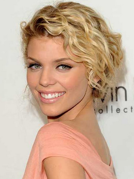 hairstyles-with-short-curly-hair-91_6 Hairstyles with short curly hair