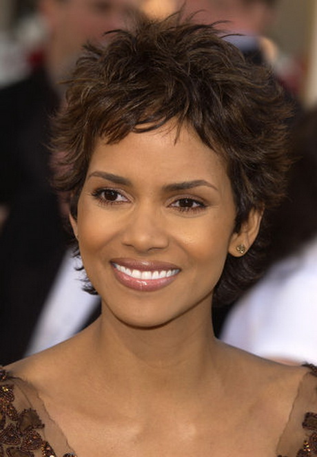 halle-berry-pixie-haircut-25_10 Halle berry pixie haircut