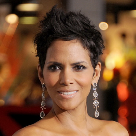 halle-berry-pixie-haircut-25_12 Halle berry pixie haircut