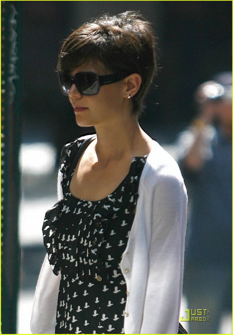 katie-holmes-pixie-haircut-23_14 Katie holmes pixie haircut