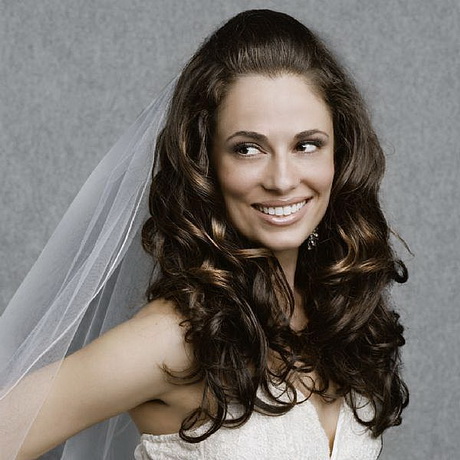 long-curly-wedding-hair-04_15 Long curly wedding hair